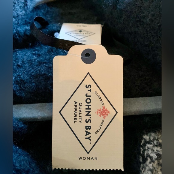 NWT STUNNING SOFT PLAID CAPE W/LEATHER & BONE BUTTONS. ONE SIZE FTS MOST. - Picture 5 of 7